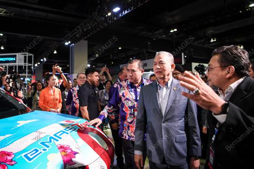 DATUK SERI FADILLAH YUSOF