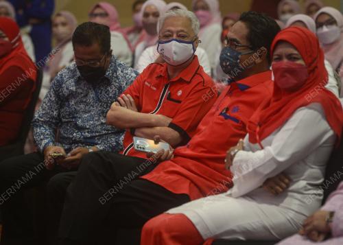 DATUK SERI ISMAIL SABRI YAAKOB