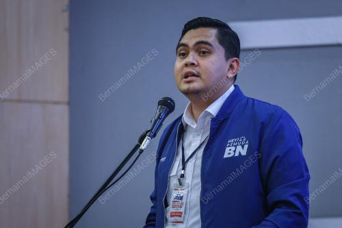 DR MUHAMMAD AKMAL SALEH
