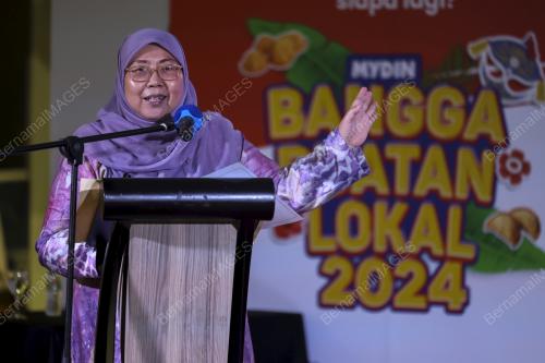 SENATOR FUZIAH SALLEH