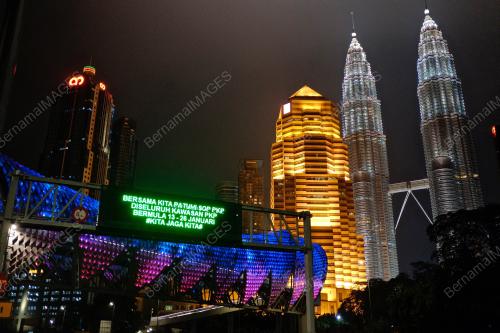 TINJAUAN SUASANA MALAM DI IBU KOTA