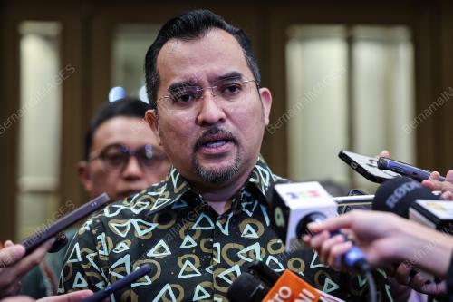 DATUK DR ASYRAF WAJDI DUSUKI