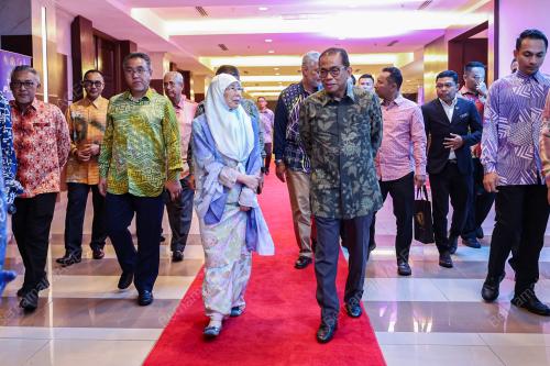 DATUK SERI DR WAN AZIZAH WAN ISMAIL