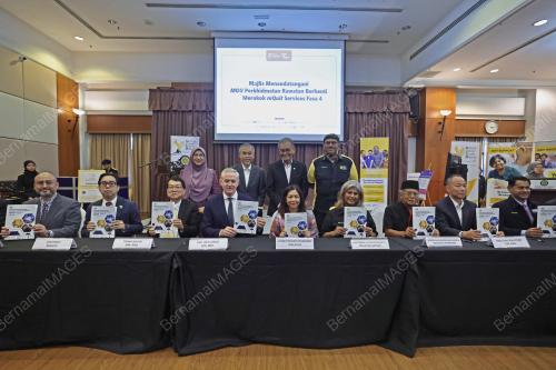 DATUK SERI DR DZULKEFLY AHMAD