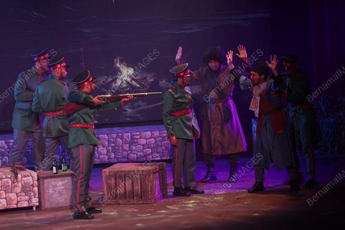 PEMENTASAN PERDANA TEATER HAJI MURAT