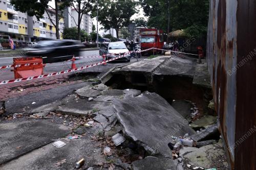 TINJAUAN LONGKANG RUNTUH