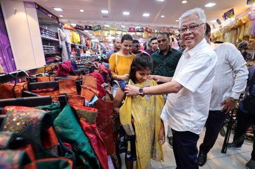 DATUK SERI ISMAIL SABRI YAAKOB