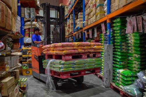 BERAS IMPORT TURUN HARGA