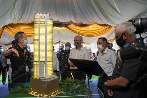 DATUK SERI ISMAIL SABRI YAAKOB 