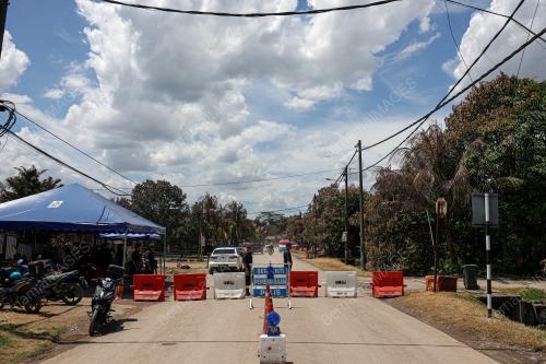 LALUAN LOKASI KEBAKARAN DITUTUP