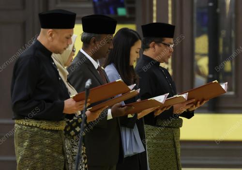ANGKAT SUMPAH JEMAAH MENTERI