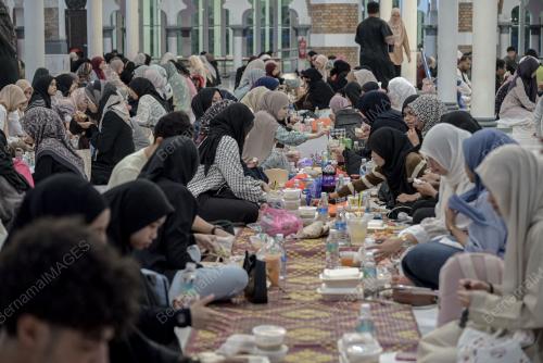 MASJID JAMEK BERBUKA PUASA