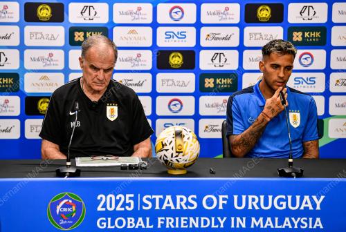 PERLAWANAN STARS OF URUGUAY