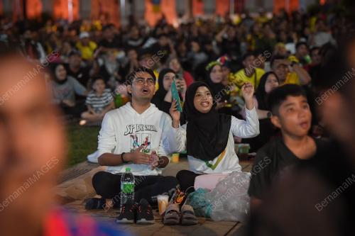 TAYANGAN SKRIN GERGASI BOLASEPAK PIALA AFF MITSUBISHI