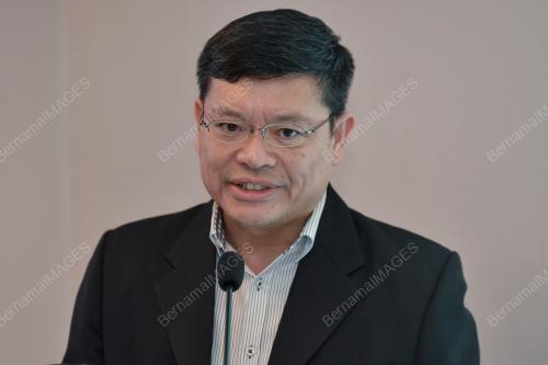 DR KHOO CHOW HUAT