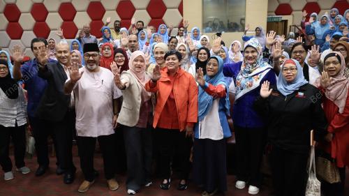 FADHLINA SIDEK