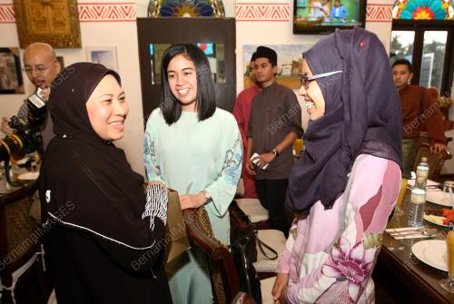 KL67_17072014_BERBUKA