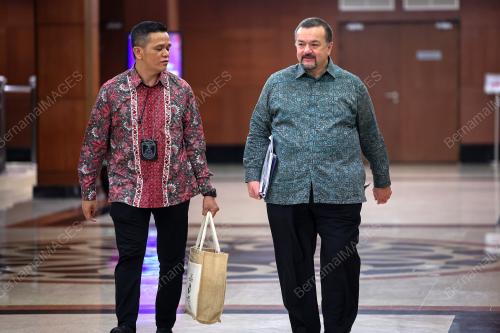 DARUK SERI AMIR HAMZAH AZIZAN