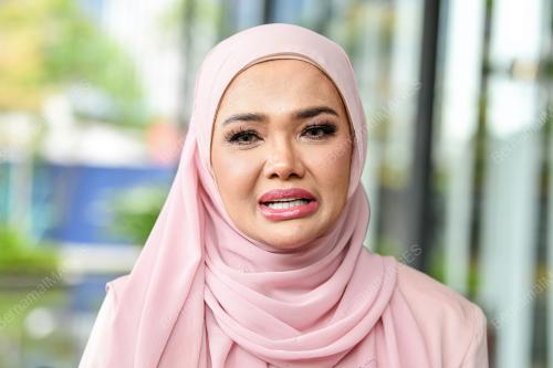 ZARINA ZAINUDDIN