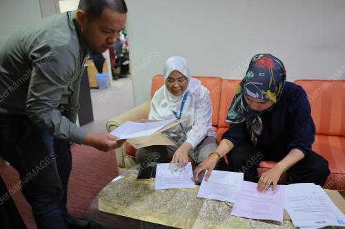 TAKLIMAT DAN MENANDATANGANI BORANG OSPYEN SSPA