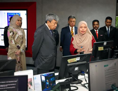 SULTAN SHARAFUDDIN IDRIS SHAH