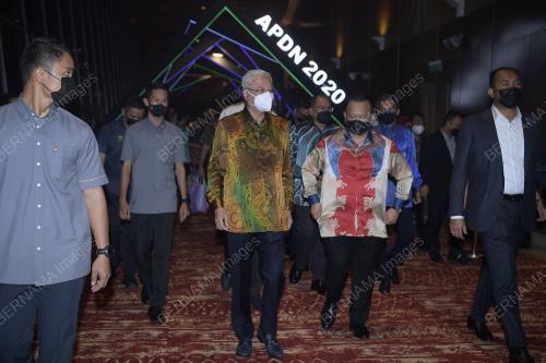 DATUK SERI ISMAIL SABRI YAAKOB