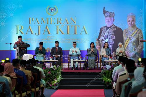 FAHMI FADZIL