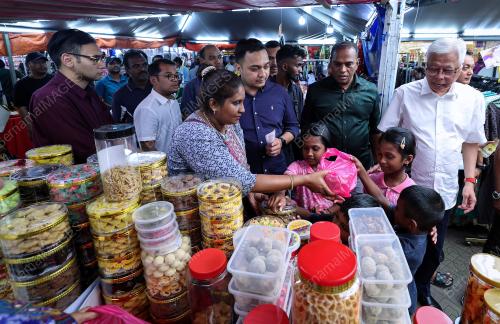 DATUK SERI ISMAIL SABRI YAAKOB
