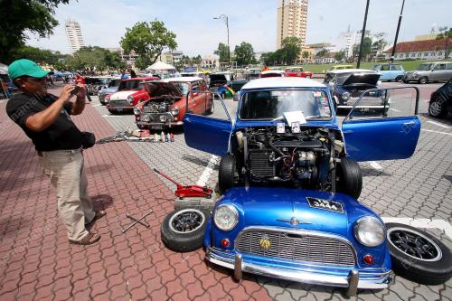 PERTANDINGAN KERETA MINI