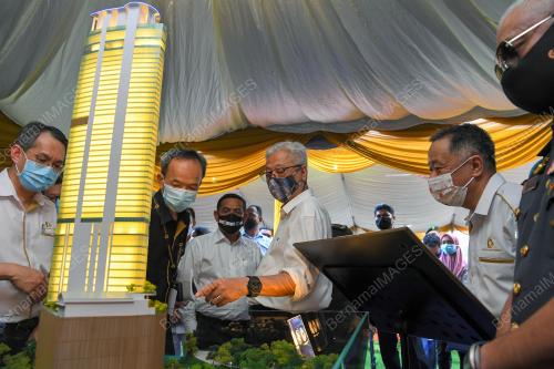 DATUK SERI ISMAIL SABRI YAAKOB 