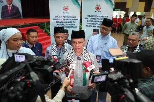 SENATOR DATUK DR MOHD NA'IM MOKHTAR