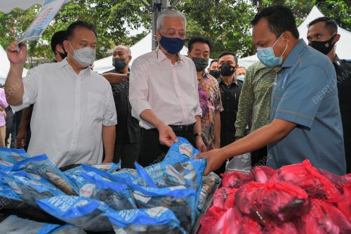 DATUK SERI ISMAIL SABRI YAAKOB 