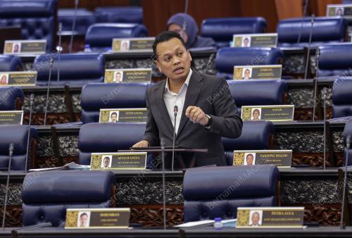NIK NAZMI NIK AHMAD