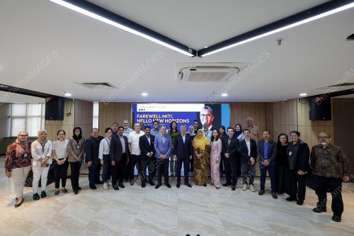 TENGKU DATUK SERI ZAFRUL ABDUL AZIZ