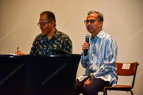DATUK SERI DR DZULKEFLY AHMAD