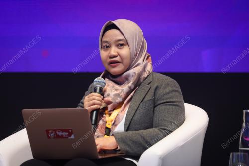 DIAN WULANDARI