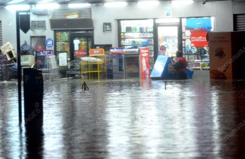 KL68_10042013_BANJIR