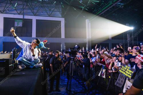 KONSERT-RUNNING MAN