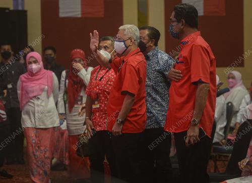 DATUK SERI ISMAIL SABRI YAAKOB