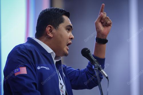DR MUHAMMAD AKMAL SALEH