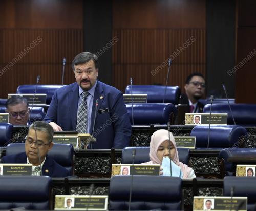 DATUK SERI AMIR HAMZAH AZIZAN