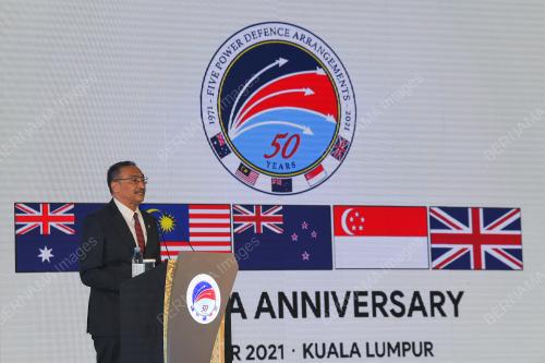 DATUK SERI HISHAMUDDIN HUSSEIN 