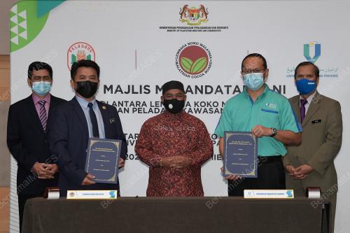 DATUK DR MOHD KHAIRUDDIN AMAN RAZALI