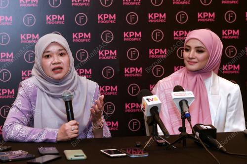 FADLINA SIDEK