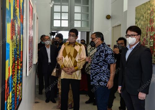 PROGRAM KLWKND DI BAWAH ART IN THE CITY 2021 ANJURAN AGENSI PEMBANGUNAN EKONOMI SENI BUDAYA (CENDANA) BERSAMA DENGAN YAYASAN TELEKOM MALAYSIA