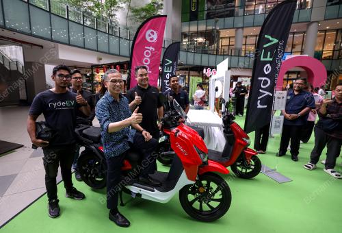 DATUK FAHMI FADZIL