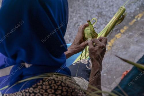 KELONGSONG KETUPAT