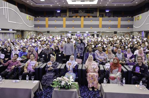 DATUK SERI DR WAN AZIZAH WAN ISMAIL