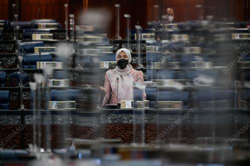 PEMAKAIAN BAJU BATIK DI PERSIDANGAN DEWAN RAKYAT