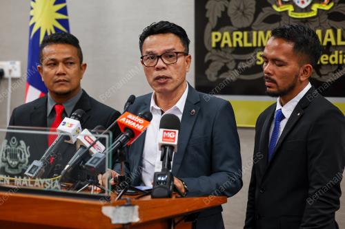 MOHD AZIZI ABU NAIM